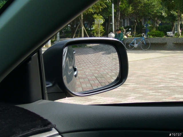2010-12-18  ALTIS 1.8E 開箱