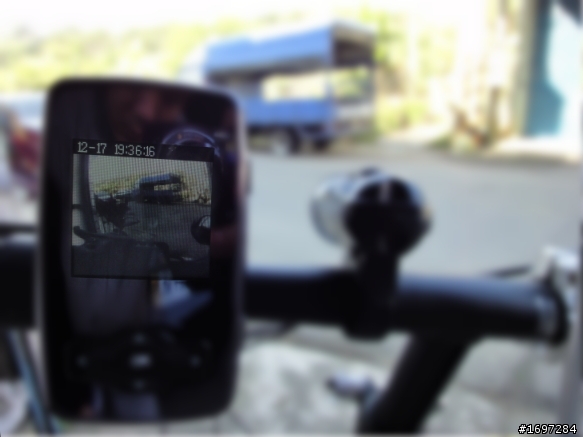 汽車、機車都可使用的廣角行車紀錄器，新增夜間錄影檔