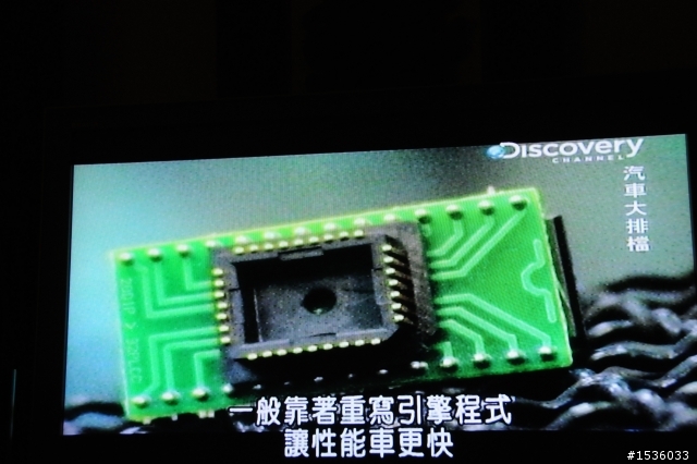 汽車駕訓班應教育學員節能省油輕踩油門的開車方式