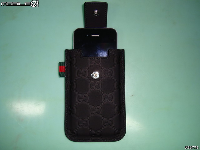 [開箱]GUCCI i Phone 4手機套(補手機放入照片)