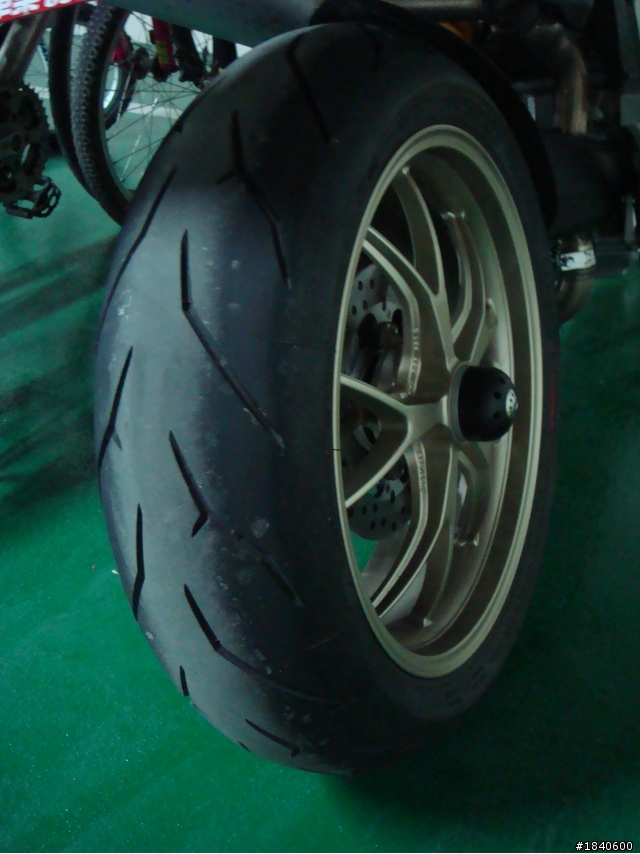 [開箱文] Ducati Monster 1100S