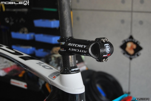 遇見2011年FUJI 首台SST 1.0新車架...............大崩裂登場!!!