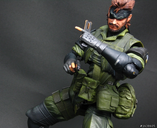 Play Arts改 MGS Peace Walker Snake 野戰服版-燃燒著熱血大叔魂魅力的男子漢