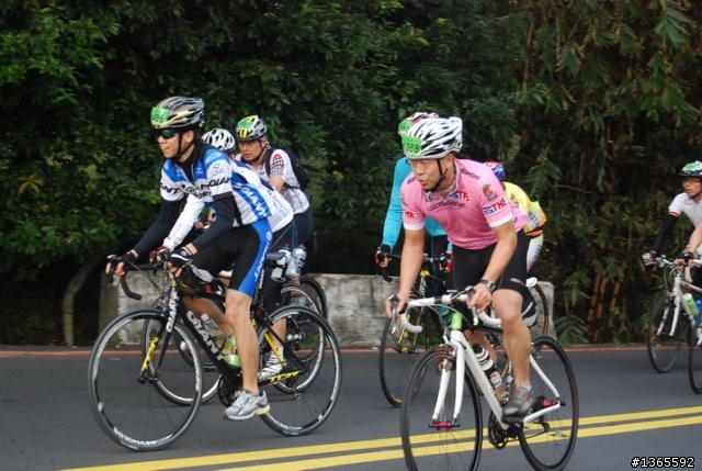 2010 NS 陽金P字道 陽明山第二停車場[側拍]車友英姿照片分享(拍攝時間 6:35~7:35)超級不專業拍攝約1000張