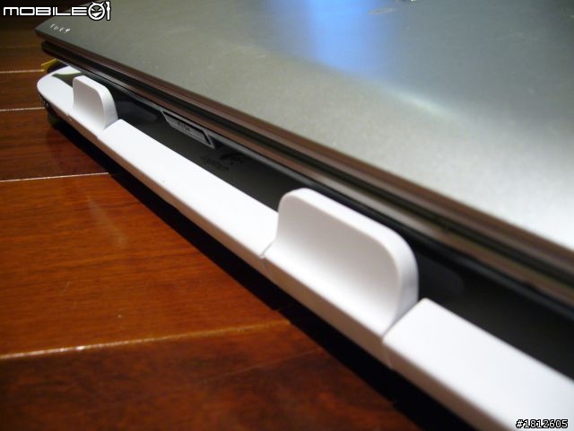 [分享] Logitech 羅技音箱膝上架 N550 線上獨家銷售~