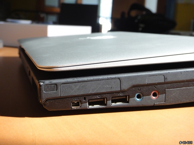 【開箱】11吋 MacbookAir 台灣版 同場加映：x-mini II 喇叭