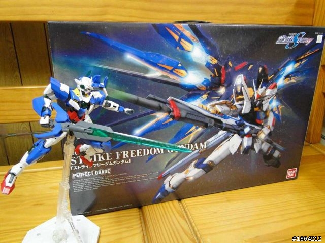 PG Strike Freedom 攻擊自由鋼彈 開箱+素組