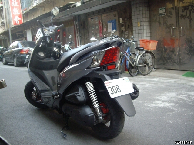 人生中的第一部新機車 New Fighter ZR 分享