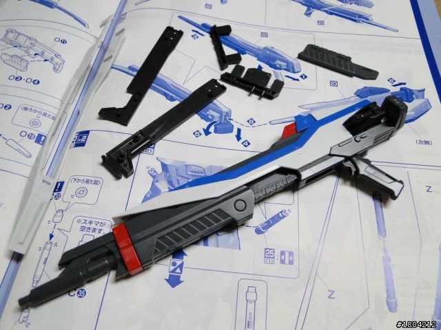 PG Strike Freedom 攻擊自由鋼彈 開箱+素組