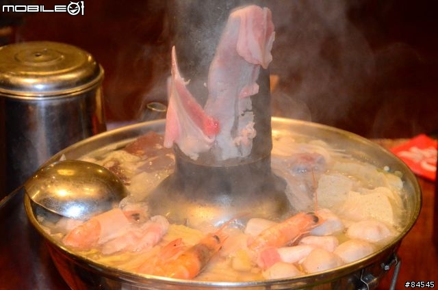 [分享]斗六桃花源餐廳的酸菜白肉鍋