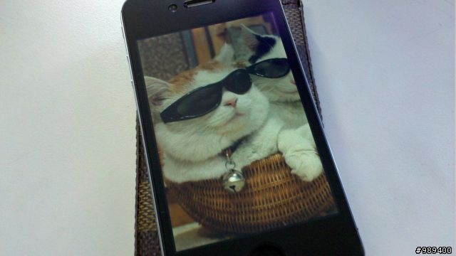【開箱】遲了一個月的iPhone4開箱--同場加映質感橫格紋皮套與白色防塵塞組