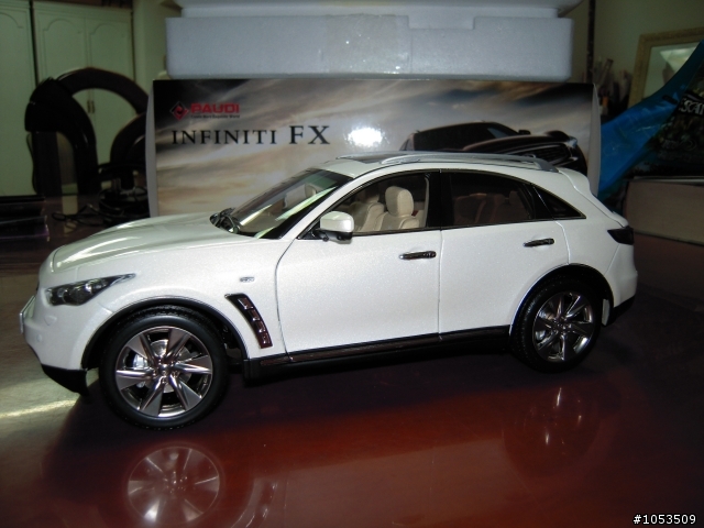 1/18 INFINITI NEW FX-50S 合金模型車