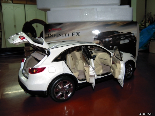 1/18 INFINITI NEW FX-50S 合金模型車