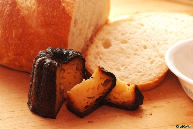 萬惡宵夜文XD (可麗露 酷伯麵包 有機橄欖油 義大利肉醬 青花椰菜 )