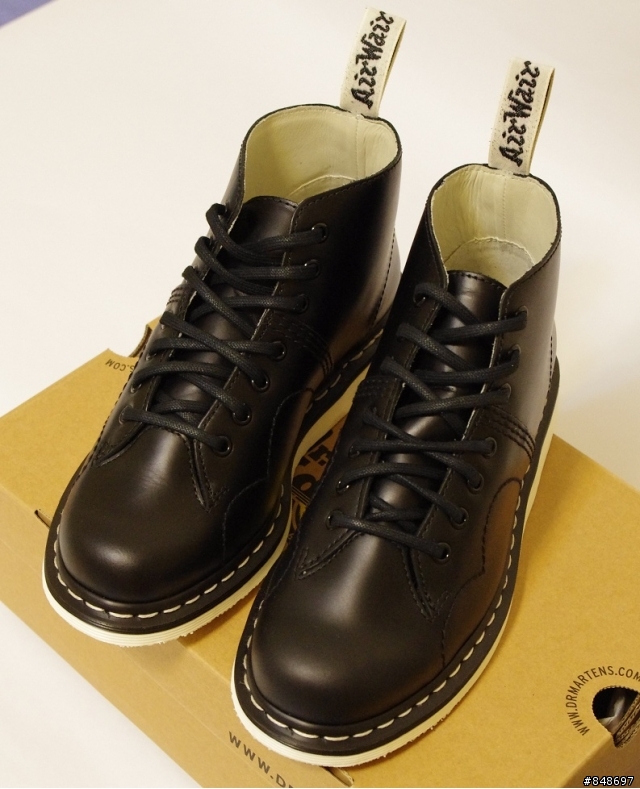 【開箱】馬汀大夫 Dr. Martens Philip Boot - Black Whitney