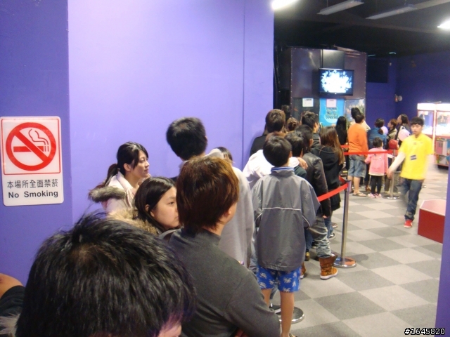 [景點] 板橋南雅夜市  孕龍娛樂世界Mega 3D 360電影院