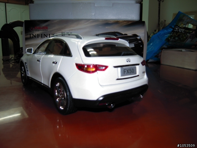 1/18 INFINITI NEW FX-50S 合金模型車
