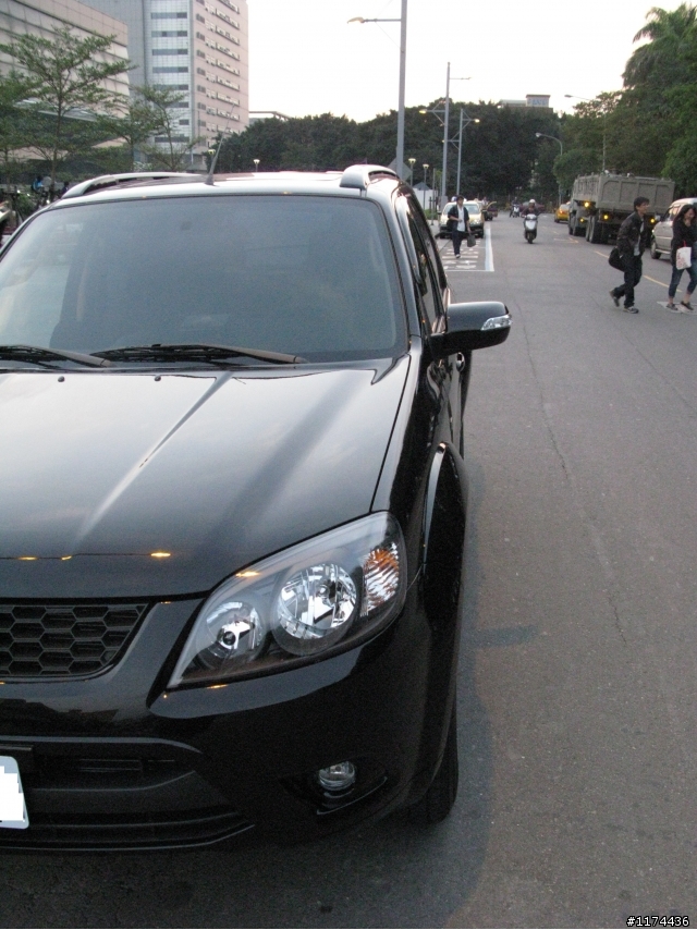 2010 Escape 悍動版(黑)