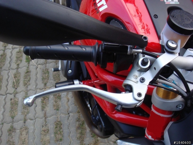 [開箱文] Ducati Monster 1100S