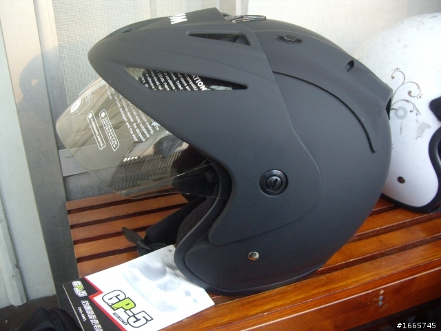 人生中的第一部新機車 New Fighter ZR 分享