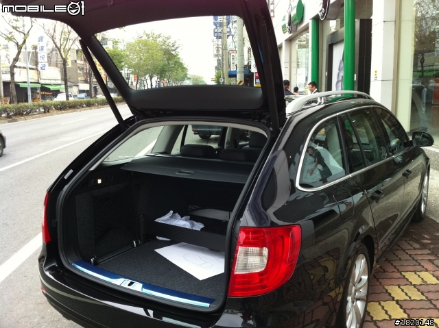 Skoda Superb Combi 2.0TDI全景天窗~開箱+對SKODA的心得...