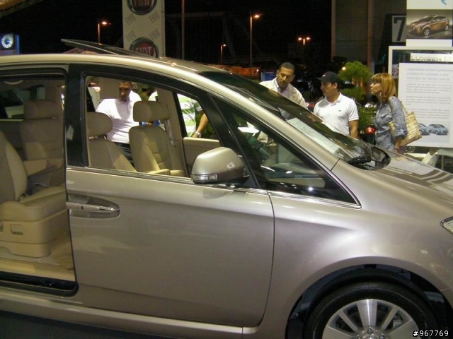 （1/4車頭燈照片更新）「這是來自我故鄉台灣的車子」：轉載一位參與多明尼加車展的工作人員心得