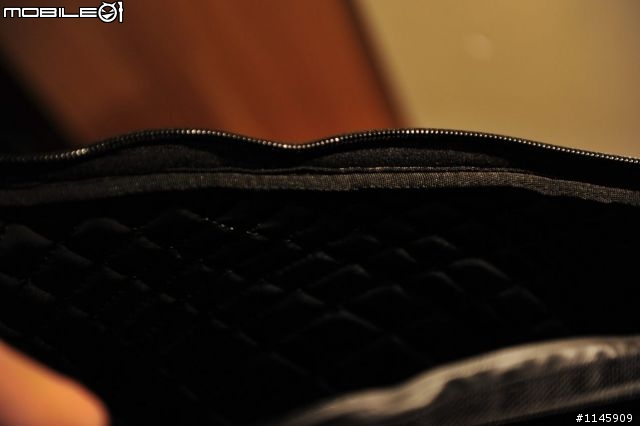 [宅男救星] Booq Cobra Brief L 電腦包