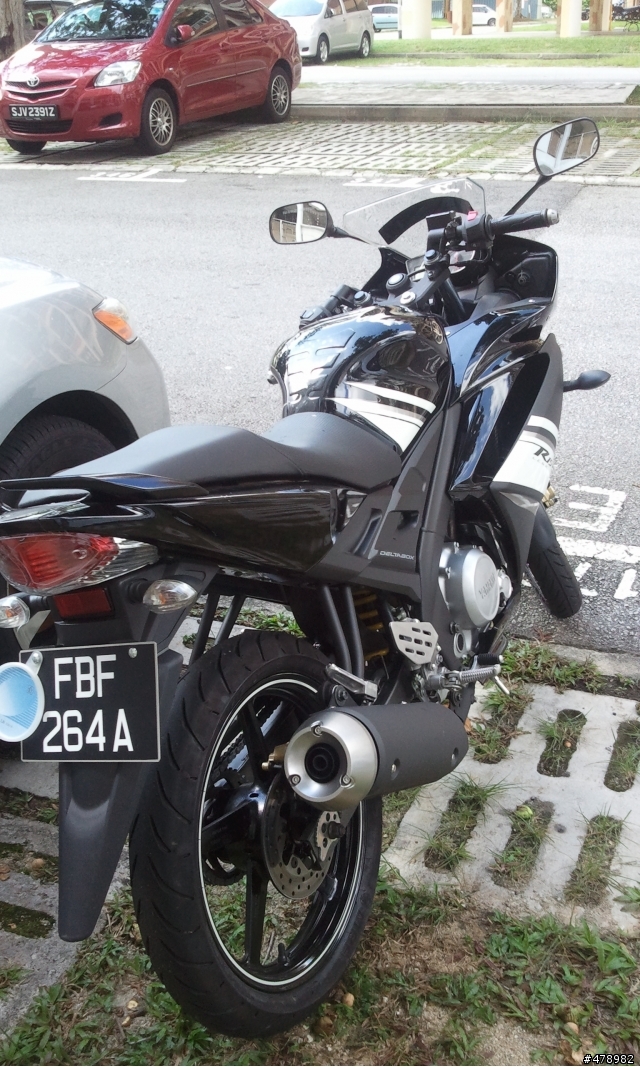 遲來的開箱文-Yamaha YZF-R15 in Singapore.
