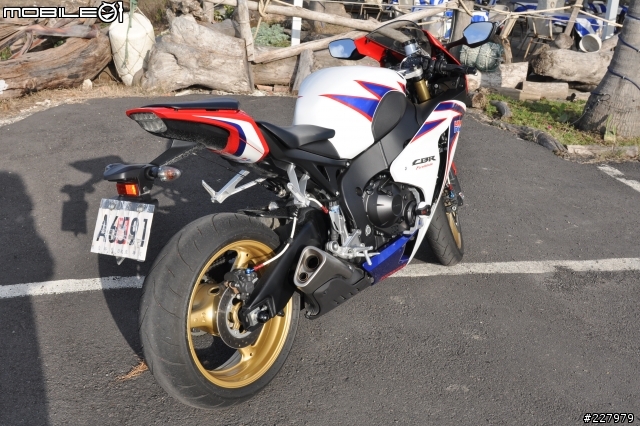 [低調的華麗] (照片更新)HONDA CBR1000RR HRC彩繪版