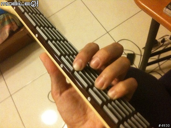 RockBand 3 Pro Guitar 讓你感受真實吉他的遊戲!!