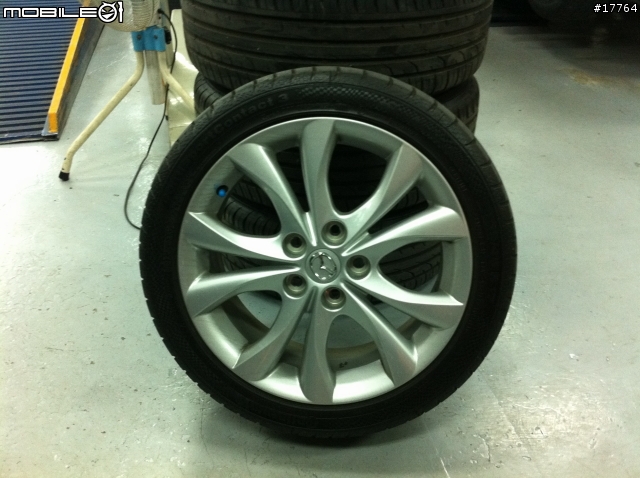 『分享』2011 新Mazda3 17吋 鎗色鋁圈