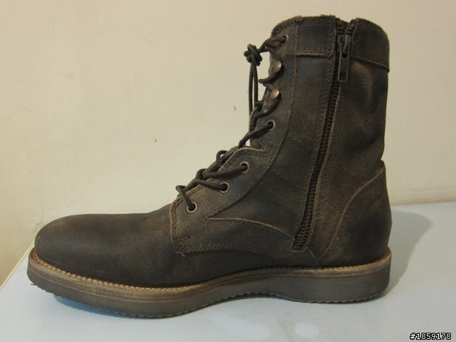 Allsaints 靴子。內外兼具。