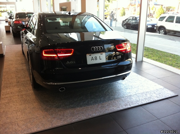 AUDI A8賞車分享圖