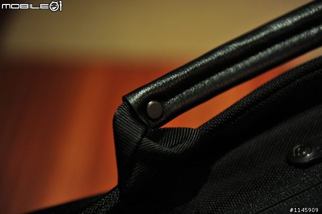 [宅男救星] Booq Cobra Brief L 電腦包