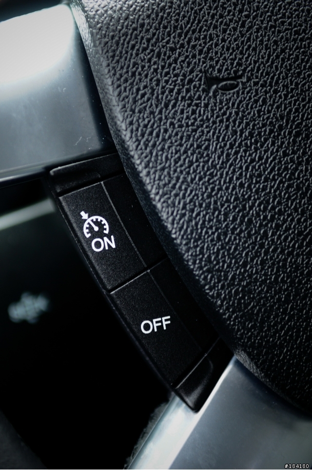 [開箱]Ford Focus 4D 豪華版