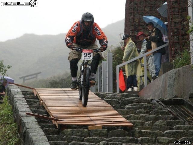 2011/01/08 Specialized 黃金小鎮精英下坡賽 照片