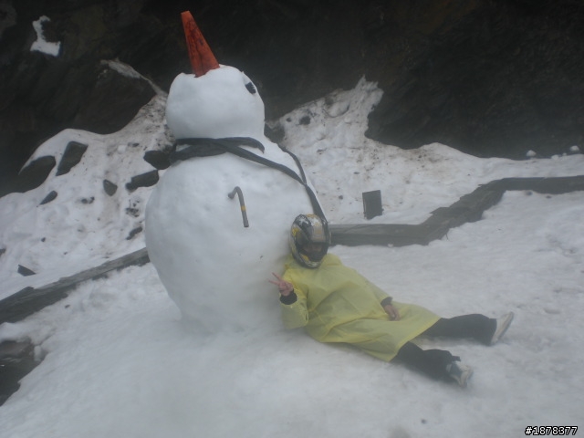 1/21 終於衝上去合歡山 武嶺了   都是雪