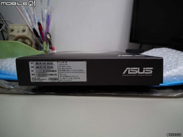 [開箱] 真的只是個筆記本 - ASUS Eee Note EA800 單純開箱分享