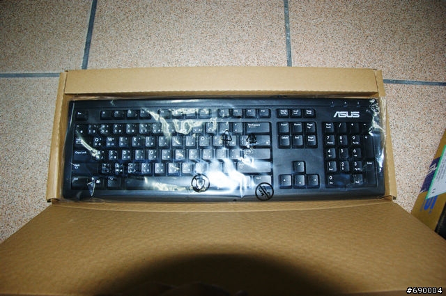 ASUS CM1530-645Y70A 開箱