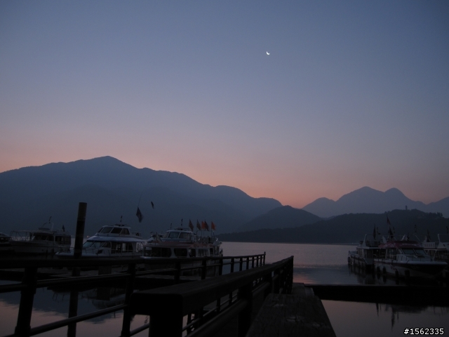 20110101日月潭日出