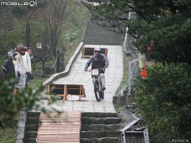 2011/01/08 Specialized 黃金小鎮精英下坡賽 照片