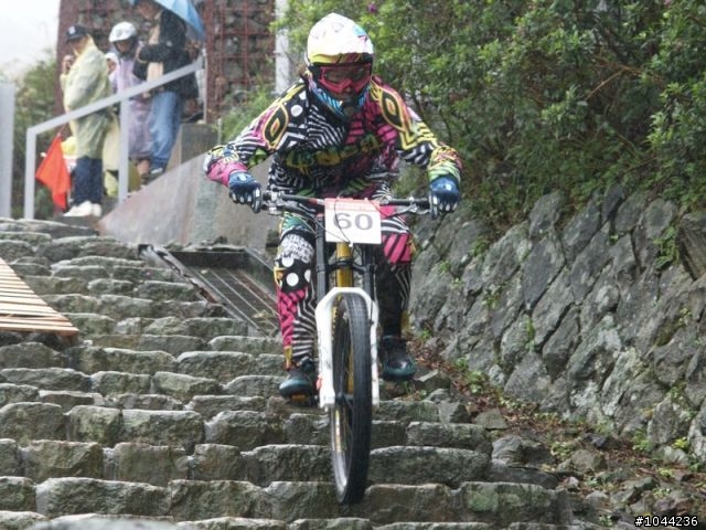 2011/01/08 Specialized 黃金小鎮精英下坡賽 照片