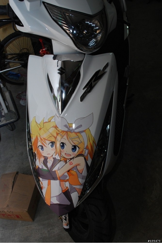 GSR Fi 痛車分享(鏡音鈴&連) & XZR 紅色低調卡夢貼