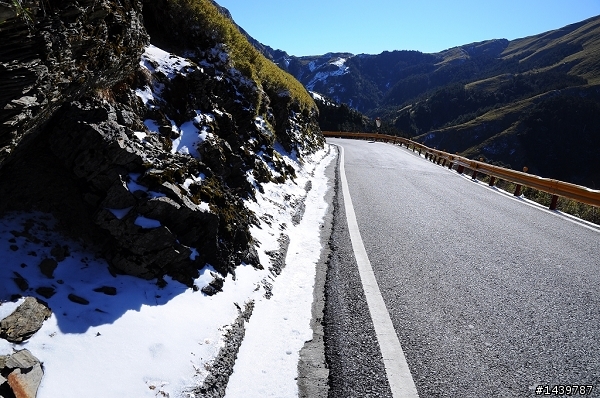 合歡山爆走兄弟在600km的旅程裡油0感動無價