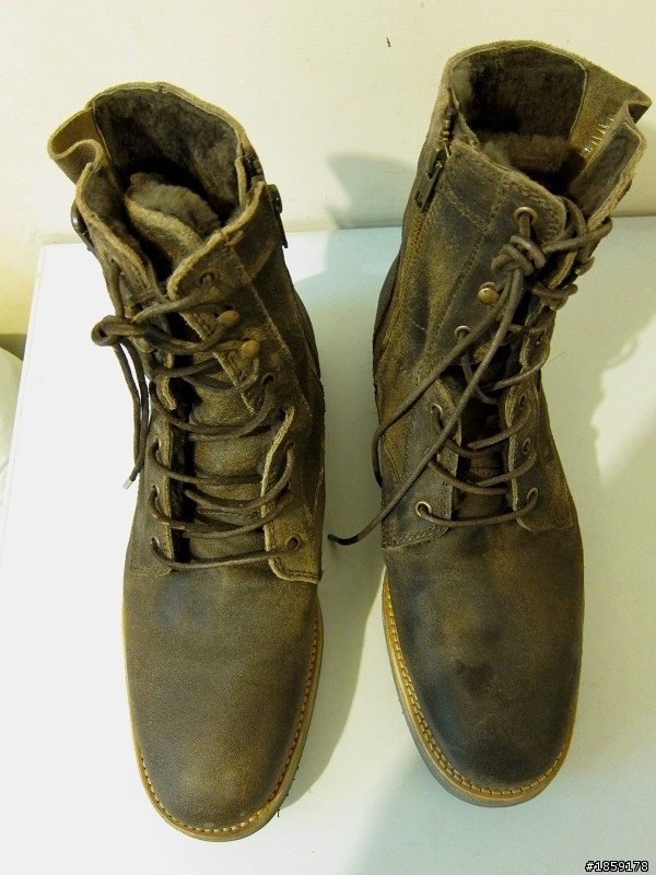 Allsaints 靴子。內外兼具。
