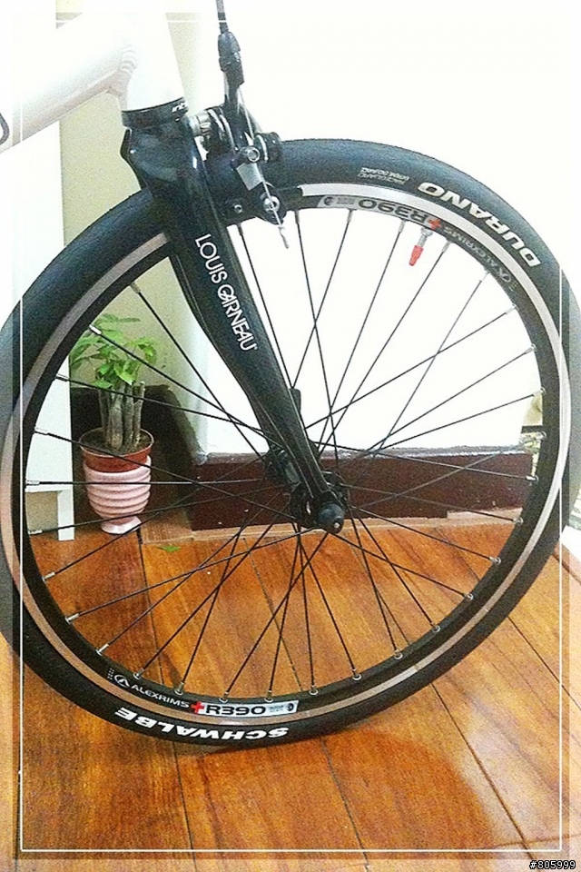 [開箱]不景氣的寒冬車市,搶到最便宜的Louis Garneau MV3S