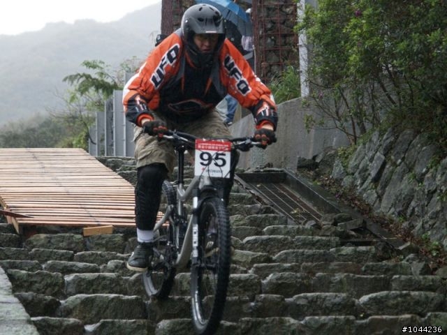 2011/01/08 Specialized 黃金小鎮精英下坡賽 照片