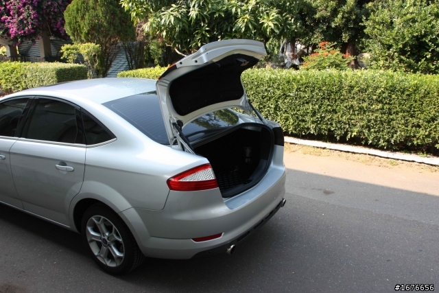 [不專業開箱文] 銀莽 Mondeo 2.0 TDCI 亂亂拍.....  (2012/05/02 柴莽登出 )