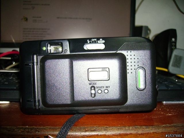 家裡有一台CANON的底片傻瓜相機壞了