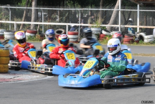 {內有美麗SG} 高雄台糖賽車場KARTING出租車比賽--2011/01/23